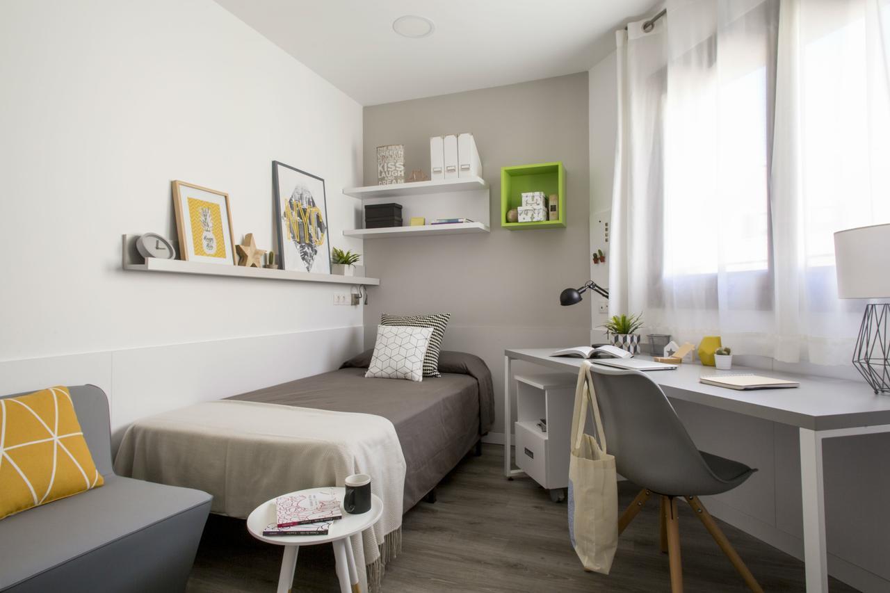Residencia Universitaria Resa Diagonal Apartment